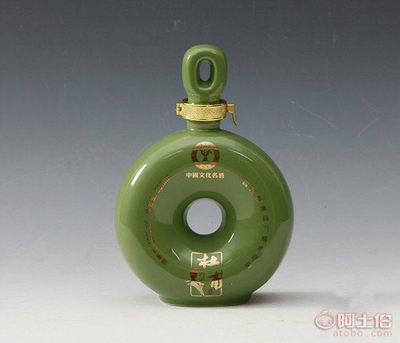 銅川封壇陶瓷酒瓶 定制藝術(shù)與實用性的完美結(jié)合